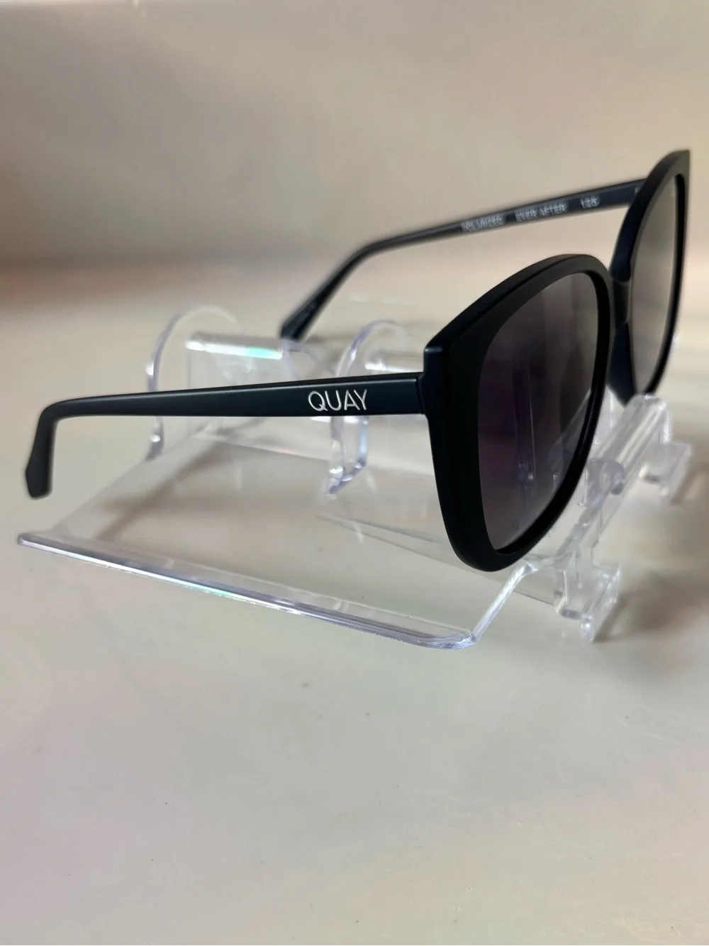 Quay Ever After 125 Cat Eye Sunglasses Black Plastic Frame Gray Polarized UV400